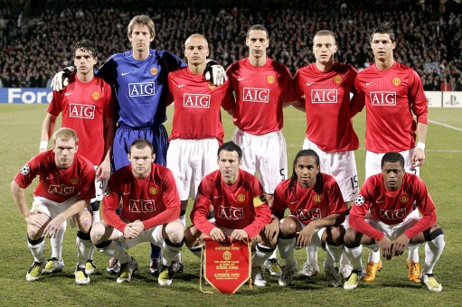 战中屹立不 战中屹立不