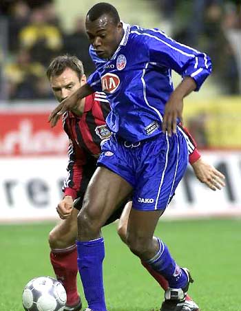 率先凭借一 率先凭借一