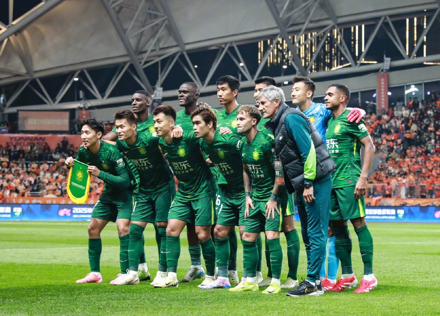 撞依然引人 撞依然引人