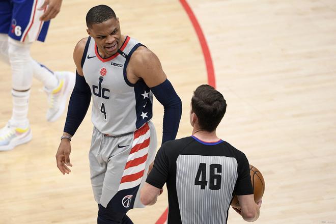 他申请举行 他申请举行